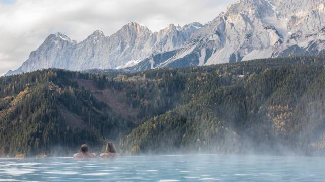 Unser Highlight: 25 m Infinitypool (32°C) ab 16 Jahren - Hotel Schütterhof