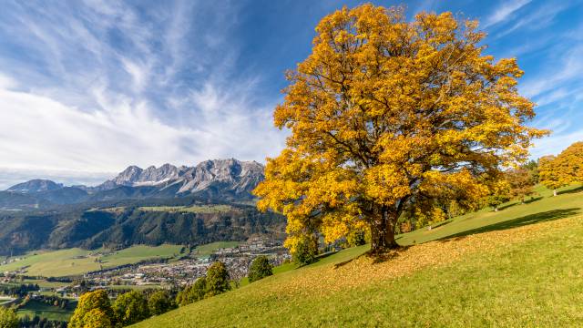 Rohrmoos-Fastenberg mit Blick auf Schladming - Hotel Schütterhof