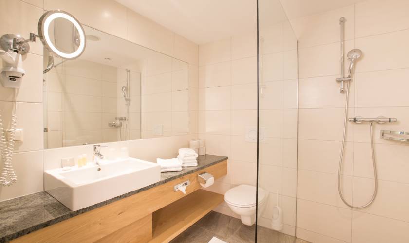 moderne Badezimmer im Schütterhof in Schladming