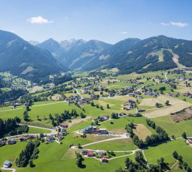 Bird´s eye perspektive of the hotel Schütterhof in Schladming