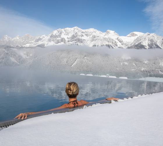 Infinity Pool im Schütterhof im Winter