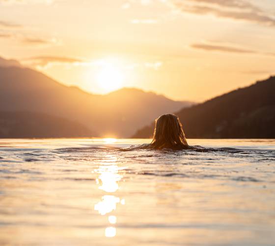 Infinity Pool im Schütterhof Sonnenaufgang