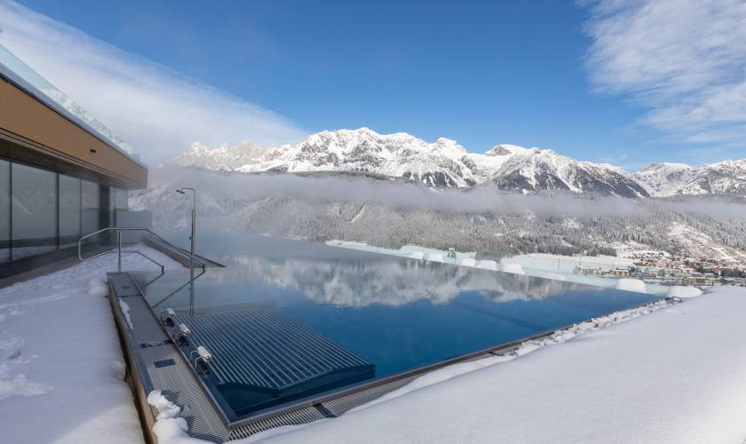 Infinity Pool im Schütterhof im Winter